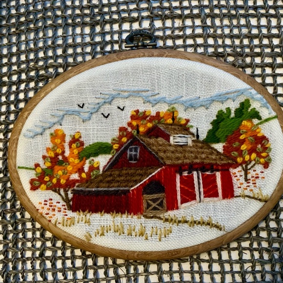 Source Unknown Other - Vintage Framed Rustic Farnhouse Barn Crewel Embroidery Art Piece